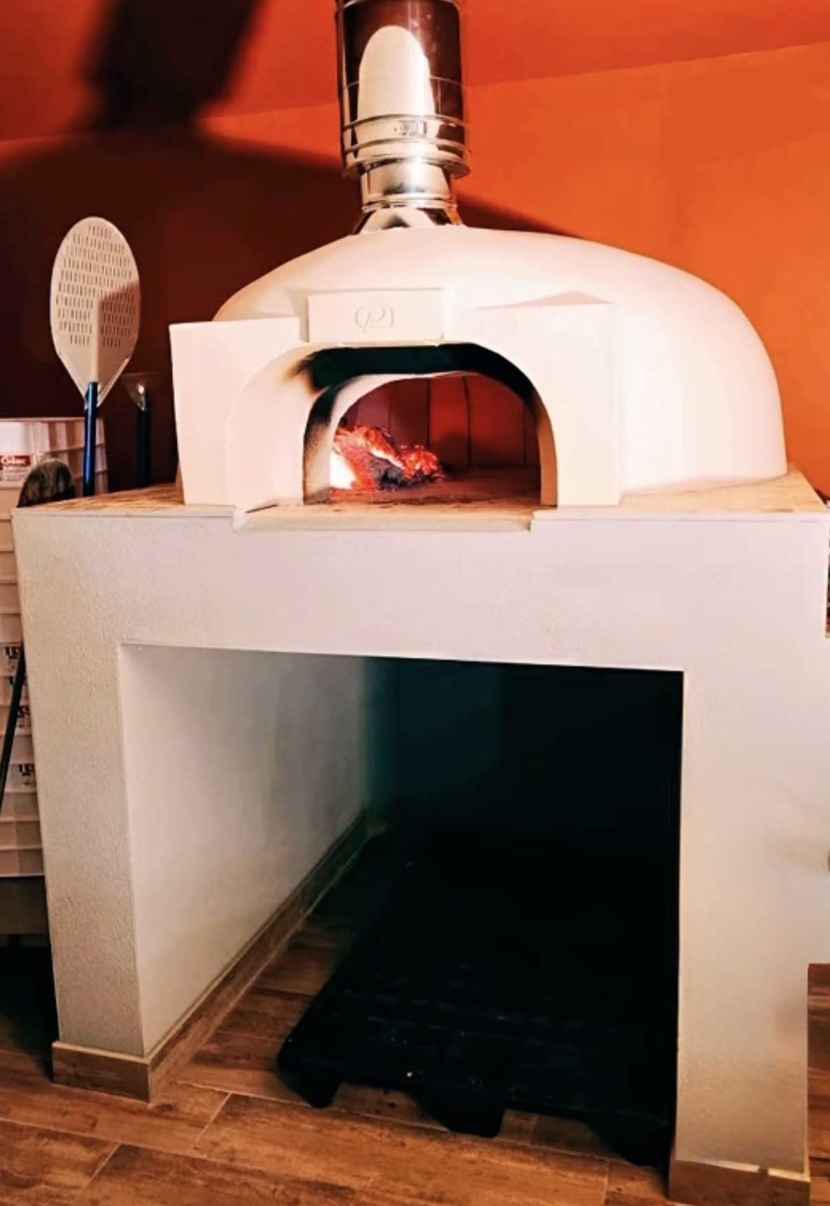 Pizza blanche, miel et noix